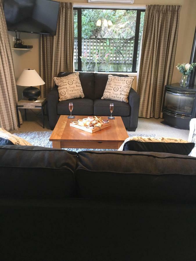 Cherrywood Cottage Akaroa Extérieur photo